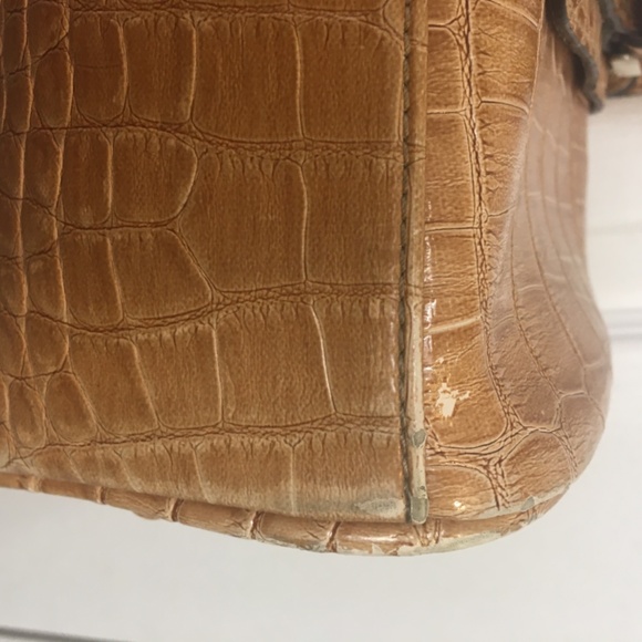 Liz Claiborne Vegan Crocodile Barrel Bag - iPad sz - Picture 10 of 12